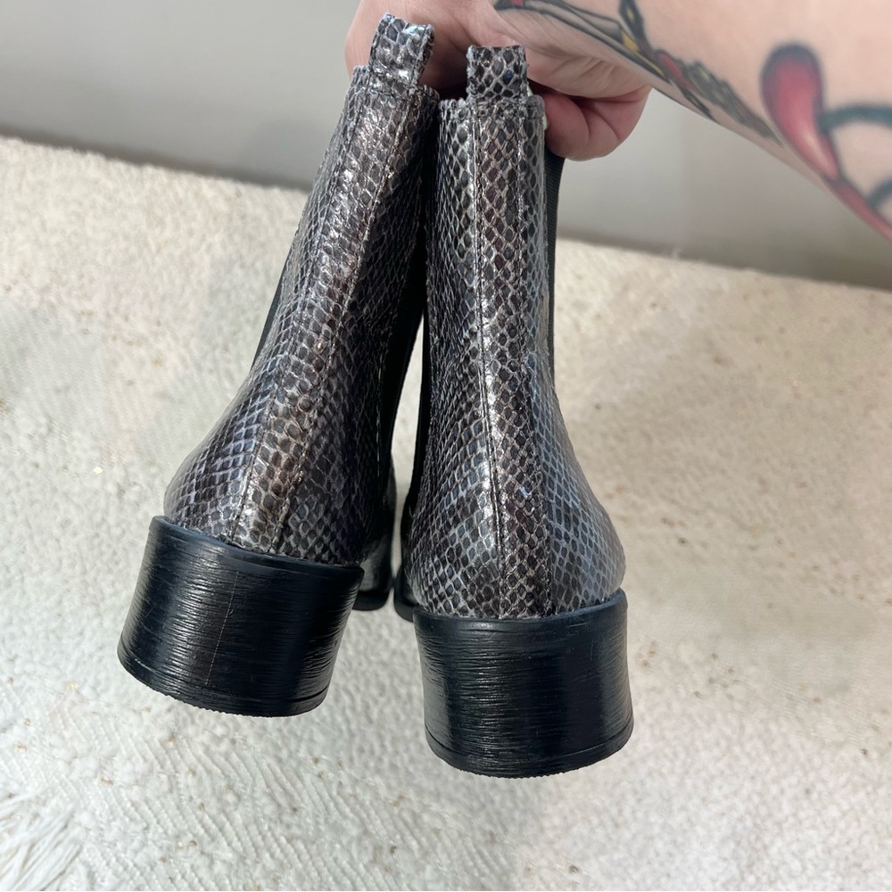 Kenneth Cole Reaction Boot Chelsea Faux Leather Snake Print Ankle Bootie 8.5 NEW - Picture 5 of 8